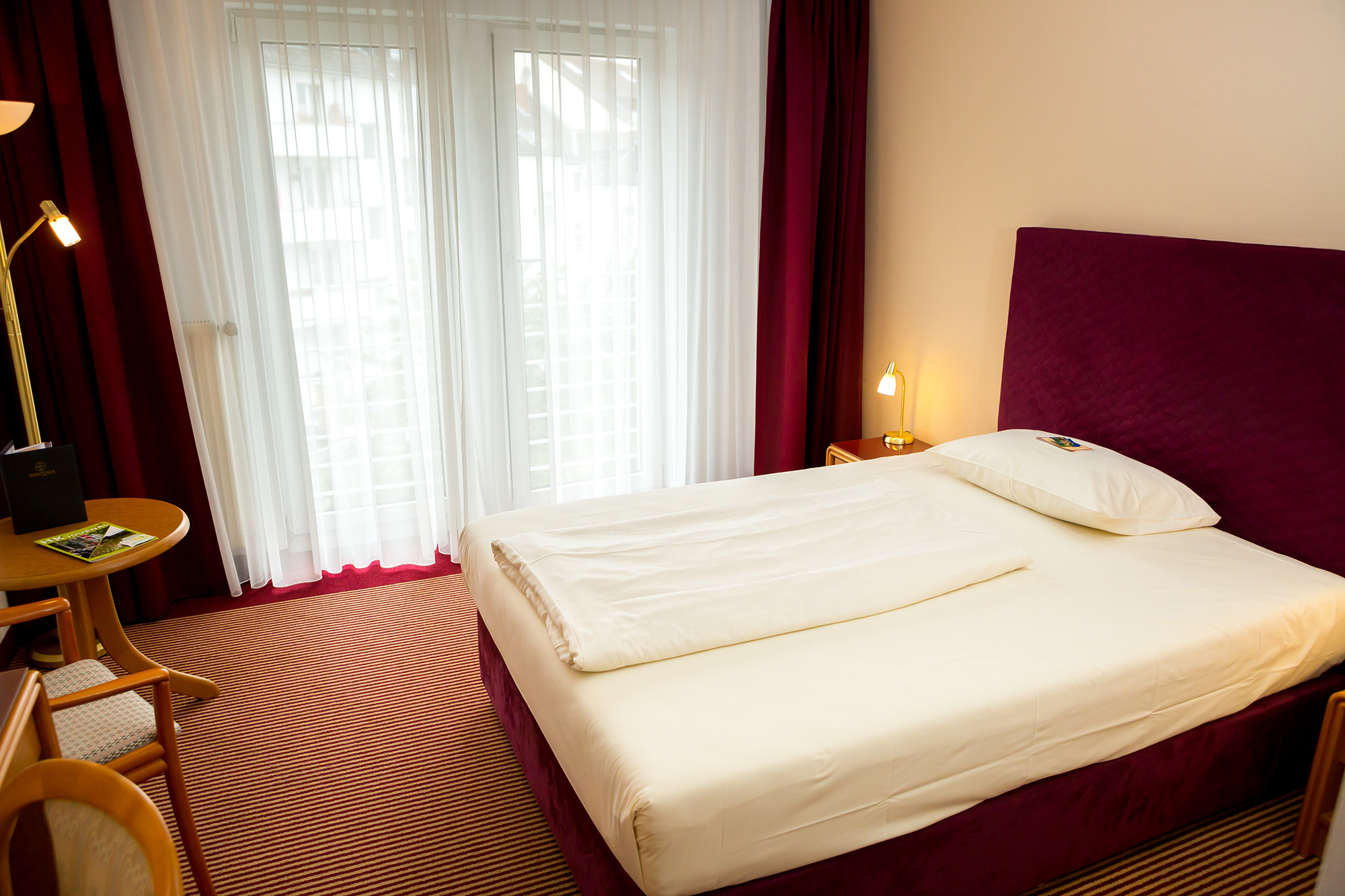 HK Hotel Duesseldorf Slide 02